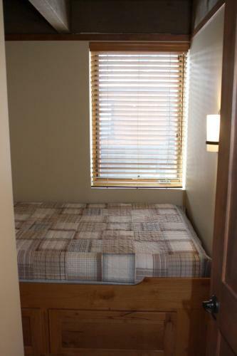 Mill Run #12 - 4 Bedroom / 3 Bath - Beautiful Remodel - Shuttle To Town