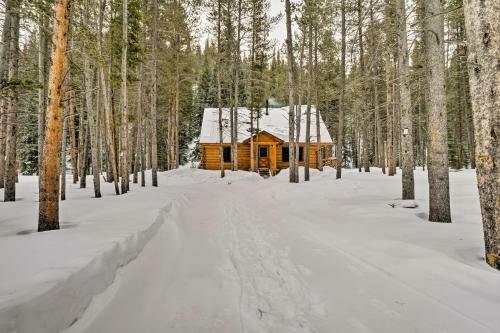 Quintessential Breckenridge Cabin With Hot Tub!