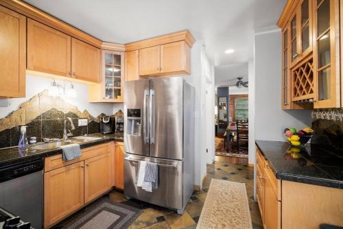 5 Star Cap Hill 3br Patio Garage & Walk Downtown