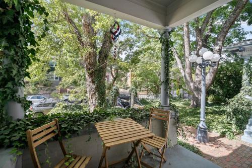 5 Star Cap Hill 3br Patio Garage & Walk Downtown