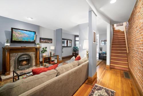 5 Star Cap Hill 3br Patio Garage & Walk Downtown
