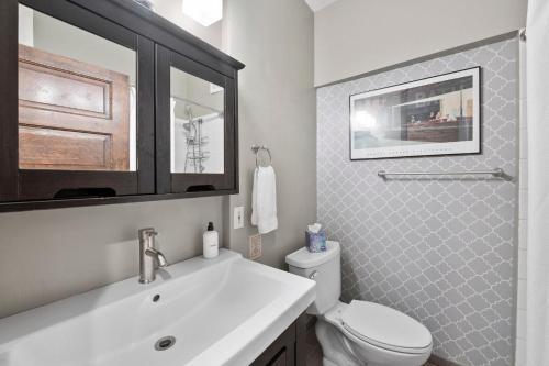 5 Star Cap Hill 3br Patio Garage & Walk Downtown