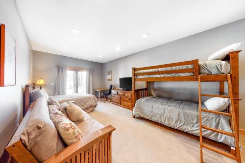 Treehouse Townhome II At Summerwood