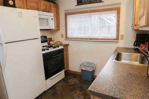 Lazy R Cottages By Rocky Mountain Resorts