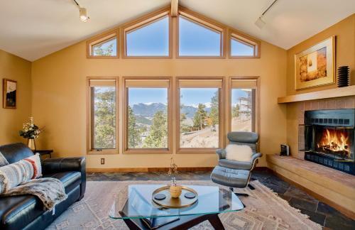 Reverie Luxury Home At Windcliff Condo