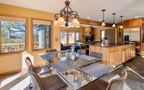 Reverie Luxury Home At Windcliff Condo