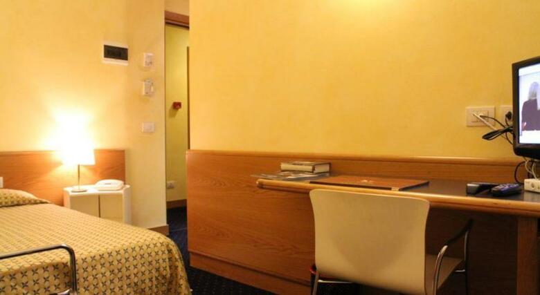 Club Hotel Milan(.)