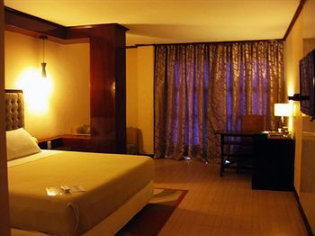 Dulcinea Hotel And Suites