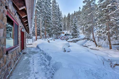Cozy Idaho Springs Cottage With Mill Creek Views!