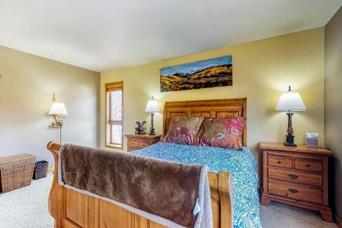Liftside Condominiums 301