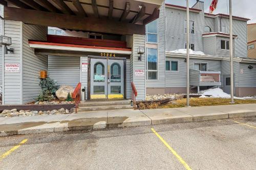 Liftside Condominiums 301