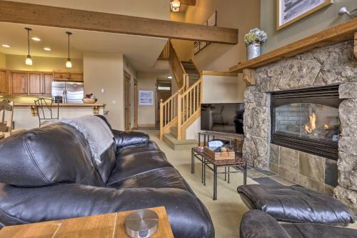 Apartamento Spacious Keystone Condo On Golf Course With Mtn View!