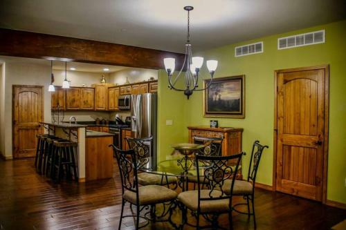 Luxury Riverfront Townhome (2 Bed)
