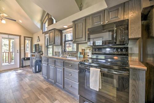 Roomy Pagosa Springs Tiny Cabin 1mi Downtown
