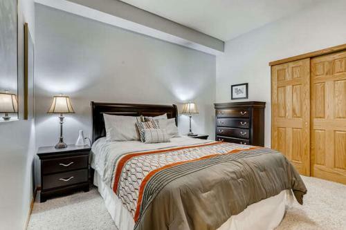 300 Lodgepole By Book By Owner