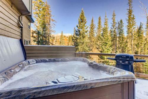 300 Lodgepole By Book By Owner