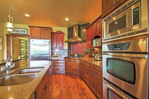 Tabernash Retreat With Hot Tub And Stunning Mtn Views!