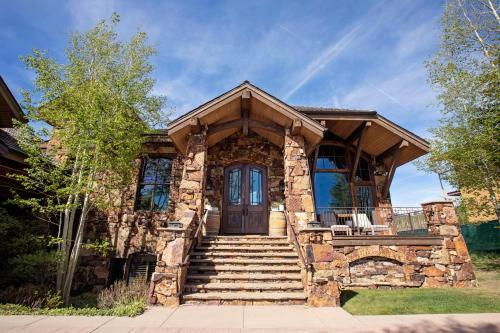 Adams Ranch Road 128