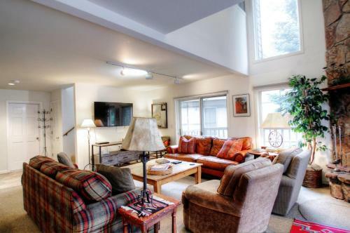K1 Gore Creek Meadows Townhouse