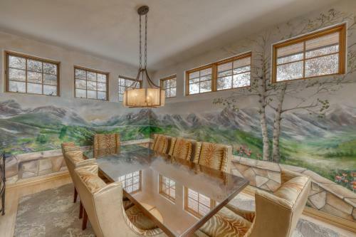 4 Bed 5 Bath Vacation Home In Vail