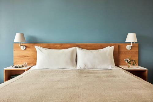 The Study At Yale, Study Hotels