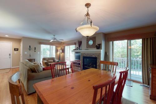 Sea Colony Pinewood III