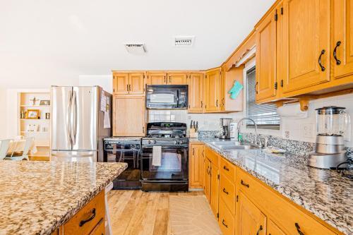 10 W Bayard Street