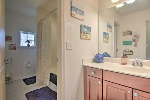 Sunny Home With Shared Pool 4 Mi To Beach And Boardwalk!