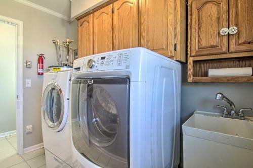 Newly Renovated Home About 3 Mi To Bethany Beach!