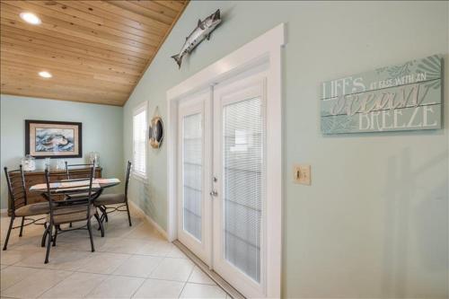 Anna Maria Island Breeze Home