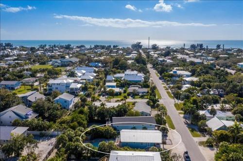 Anna Maria Island Breeze Home