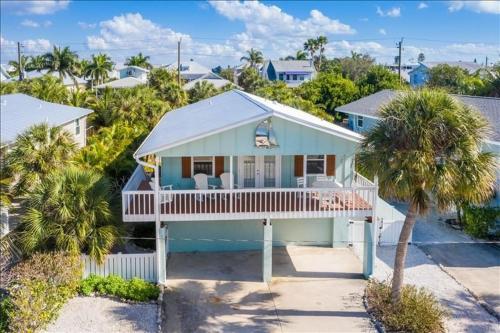 Anna Maria Island Breeze Home