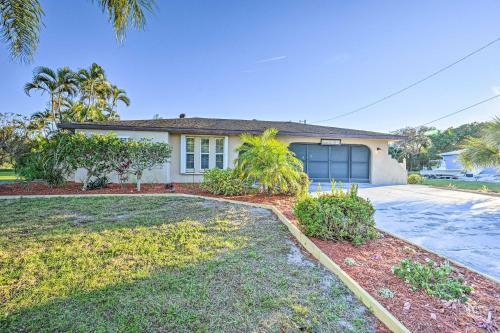 Bokeelia Home With Large Yard - Walk To Canals!