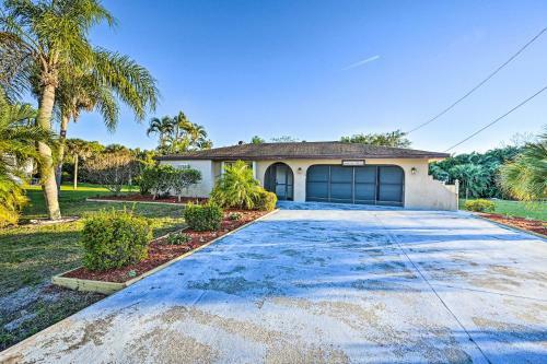 Bokeelia Home With Large Yard - Walk To Canals!