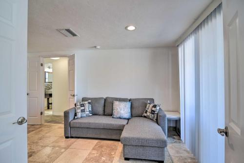 Canalfront House With Pool In San Remo Shores!