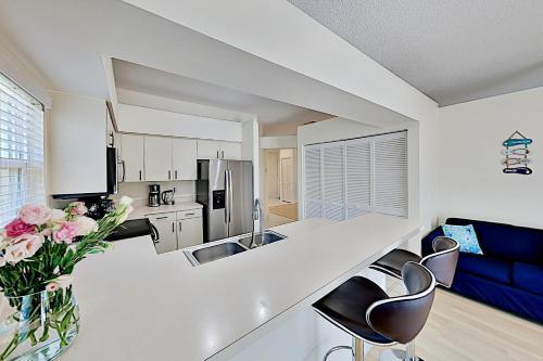 Pristine Home-screened Lanai & Private Pool Home