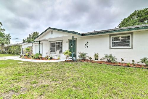 Pet-friendly Gulf Getaway - 10 Mi To Beaches!