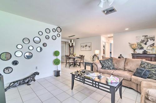 Pet-friendly Gulf Getaway - 10 Mi To Beaches!