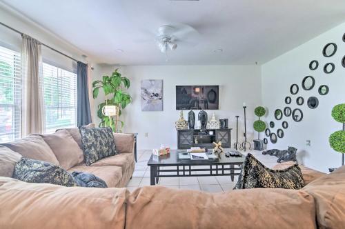 Pet-friendly Gulf Getaway - 10 Mi To Beaches!