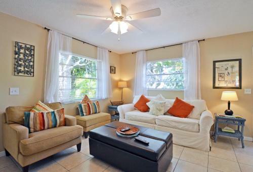 Paradise Beach - East 2414