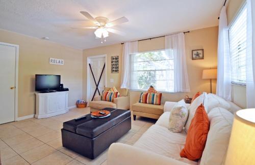 Paradise Beach - East 2414