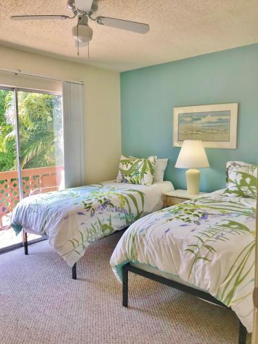 Beach Bungalow - East 2205