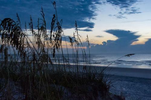 Villa Barefoot Hideaway Family Beachfront Retreat