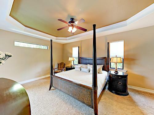 New Listing! Upscale Home With Caged Pool & Lanai Home