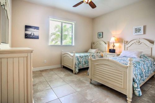 Elegant Waterfront Home On Cape Coral With Lanai!