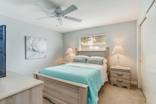 Coral Canal Oasis