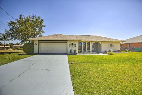 Canalfront Cape Coral Getaway With Boat Lift!