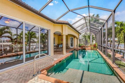 4 Bed 4 Bath Apartment In Cape Coral