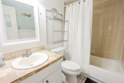 Gulf Access #c 2-bedroom W/ Heated Pool