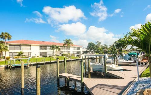 Gulf Access #c 2-bedroom W/ Heated Pool